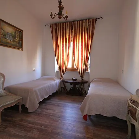 Romeo & Juliet Non-hotel Verona