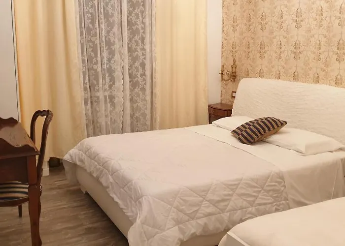 Romeo & Juliet Non-hotel *