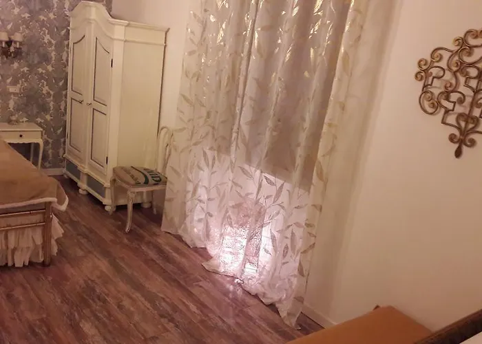 Romeo & Juliet Non-hotel