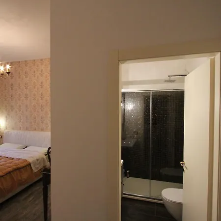 Romeo & Juliet Non-hotel Verona